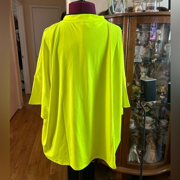 NWT Neon Pullover With Partial Zippered Front - Picture 3 of 4